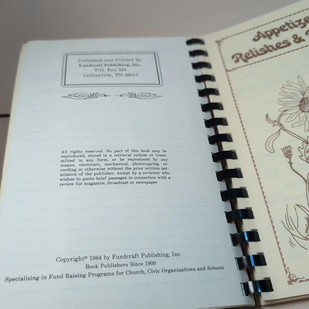 Butter N Love‎ Recipes 1984 Brighton Township PTA Cookbook Plastic Comb Bound